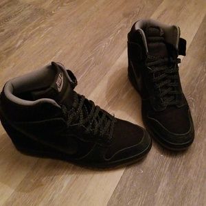 Nike Sky Hi Wedge Sneaker